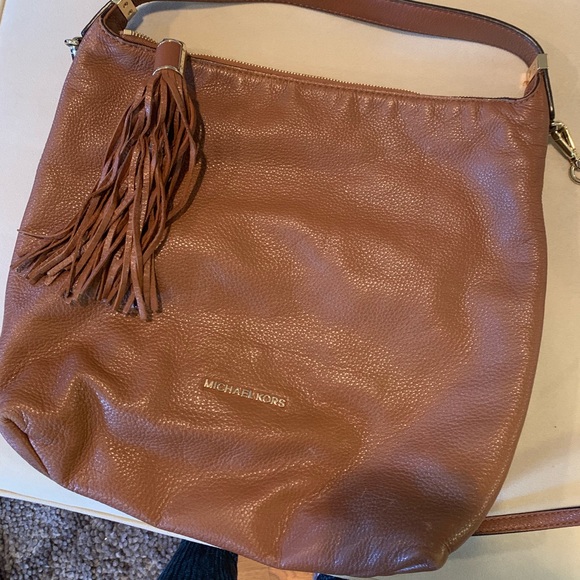 Michael Kors Handbags - Michael Kohrs purse/satchel